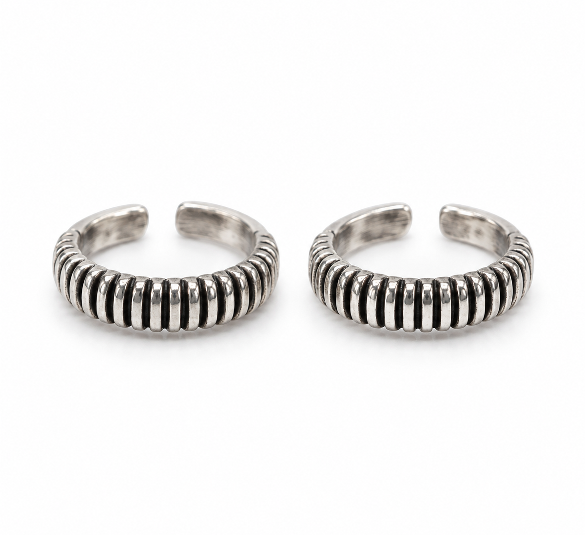 Silver Ribbed Band Toe Ring