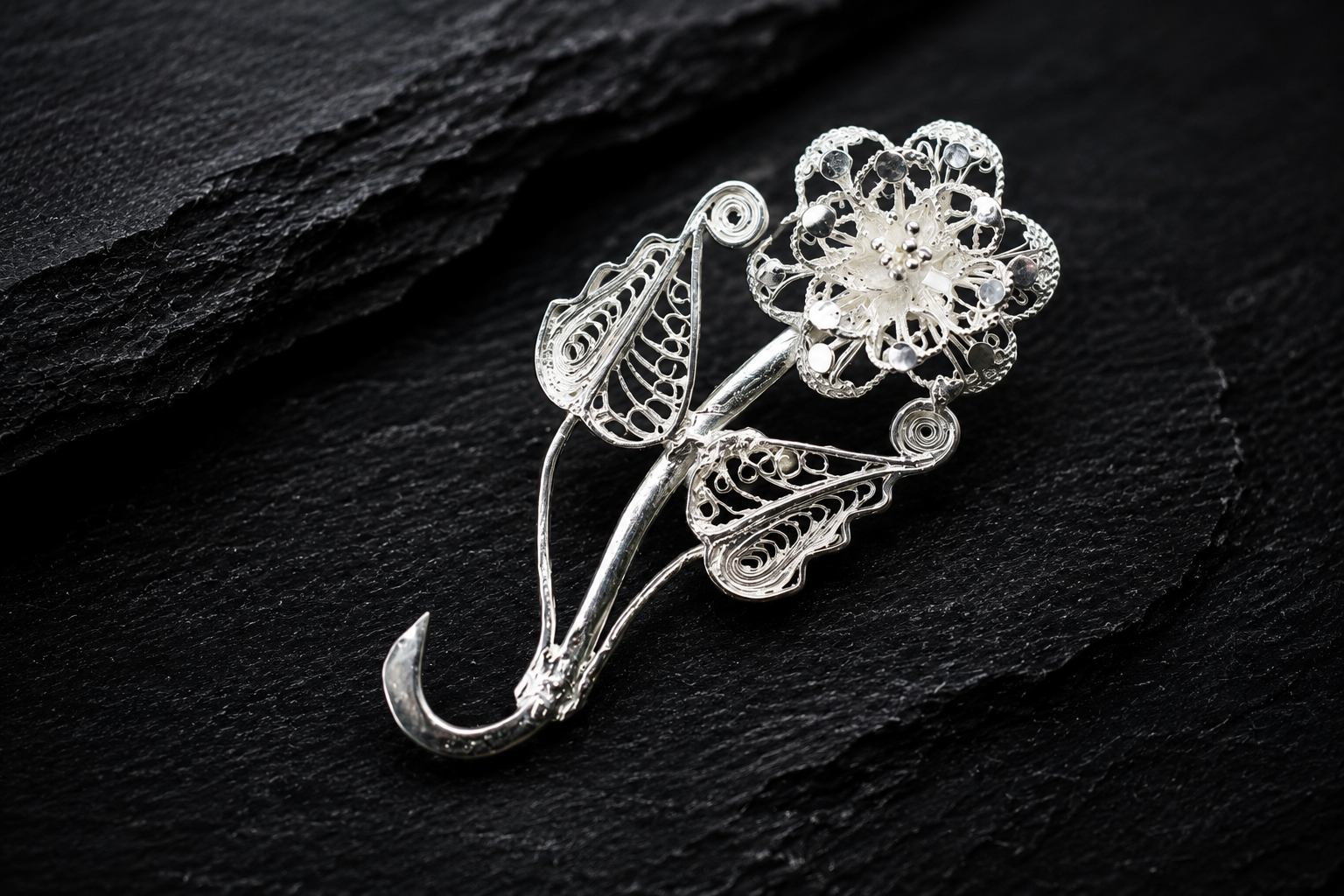Elegant Bloom Filigree Silver Brooch