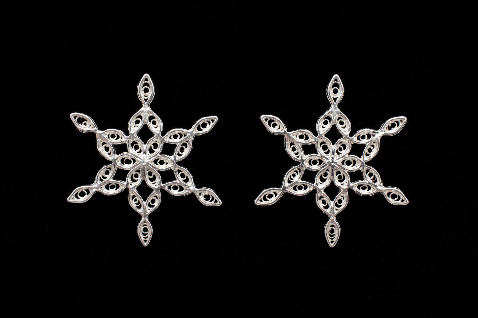 925 Sterling Silver Handcrafted Filigree Snowflake Stud Tops - detail of the filigree wirework