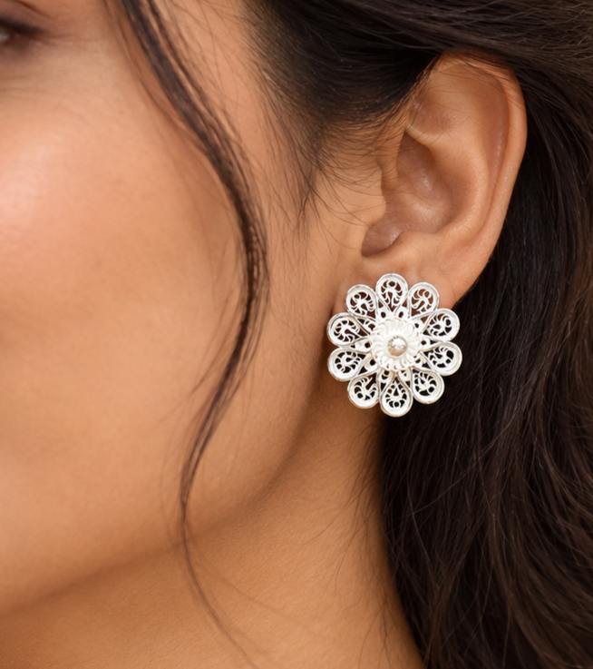 925 Sterling Silver Daisy Bloom Filigree Stud Tops