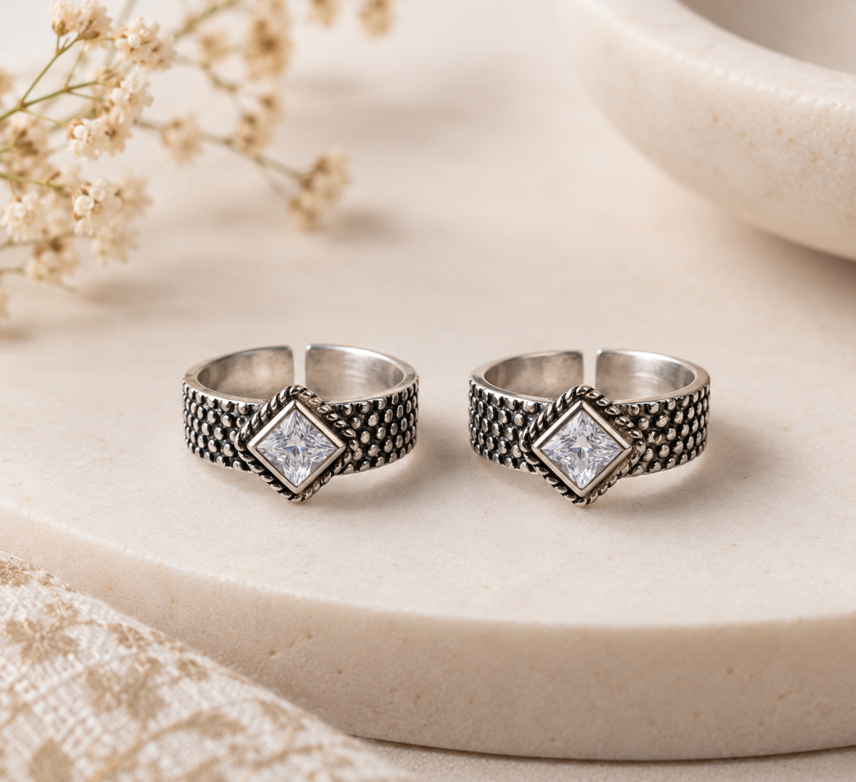 Oxidized Silver Square Stone Toe Ring